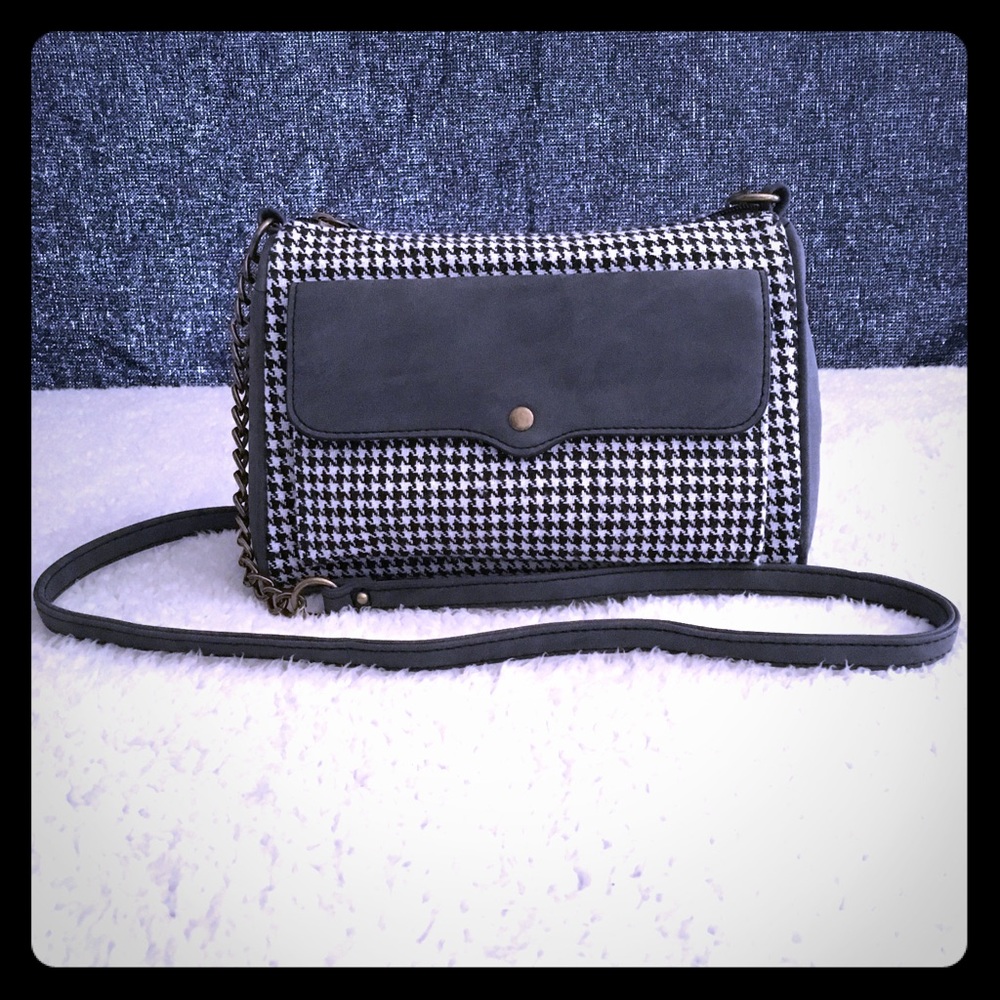 NWT-No Boundaries Houndstooth Crossbody Bag
